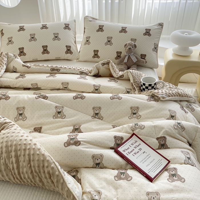 91家纺网 家纺一手货源 找家纺 青螺家纺 2025新款高密全棉嵌绳宝宝绒春秋豆豆被 支持定制花色和冬被 有量来门市优惠 超熊仔