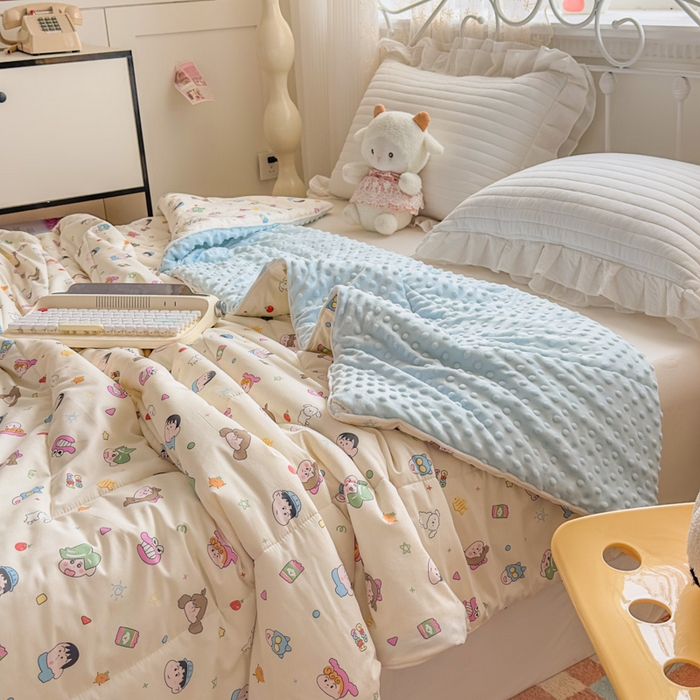 91家纺网 家纺一手货源 找家纺 青螺家纺 2025新款高密全棉嵌绳宝宝绒春秋豆豆被 支持定制花色和冬被 有量来门市优惠 调皮小新