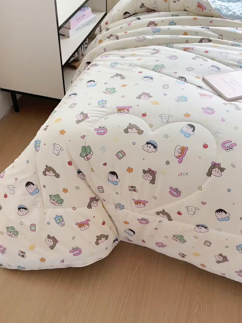 91家纺网 家纺一手货源 找家纺 青螺家纺 2025新款高密全棉嵌绳宝宝绒春秋豆豆被 支持定制花色和冬被 有量来门市优惠 调皮小新