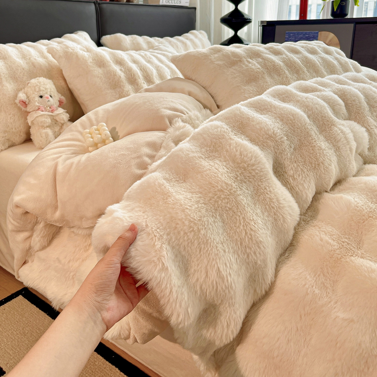 91家纺网 家纺一手货源 找家纺 凯洛奇 2025新款兔毛绒四件套牛奶绒四件套大泡泡兔毛四件套 奶油白