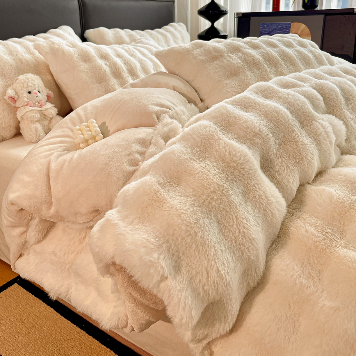 91家纺网 家纺一手货源 找家纺 凯洛奇 2025新款兔毛绒四件套牛奶绒四件套大泡泡兔毛四件套 奶油白