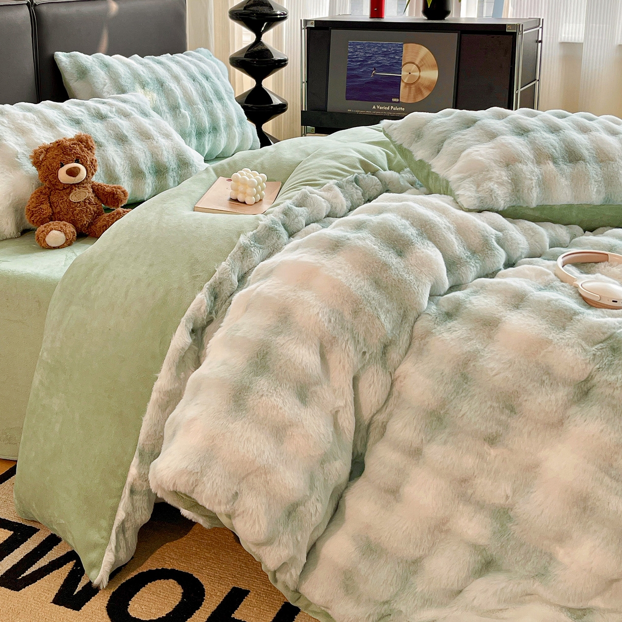 91家纺网 家纺一手货源 找家纺 凯洛奇 2025新款兔毛绒四件套牛奶绒四件套大泡泡兔毛四件套 迷雾幻境-绿
