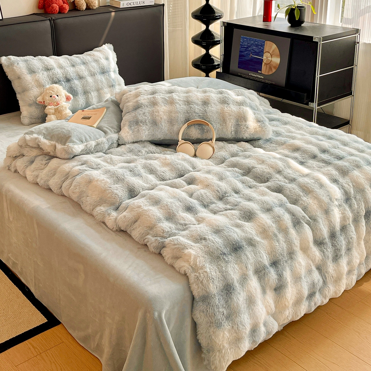 91家纺网 家纺一手货源 找家纺 凯洛奇 2025新款兔毛绒四件套牛奶绒四件套大泡泡兔毛四件套 迷雾幻境-蓝