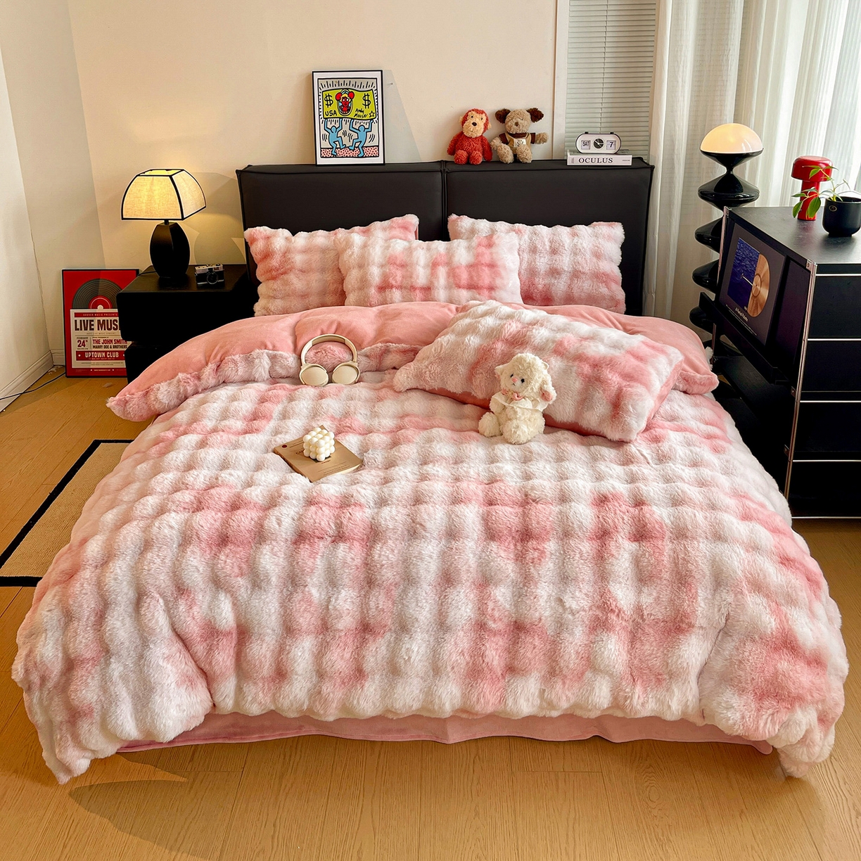 91家纺网 家纺一手货源 找家纺 凯洛奇 2025新款兔毛绒四件套牛奶绒四件套大泡泡兔毛四件套 迷雾幻境-粉