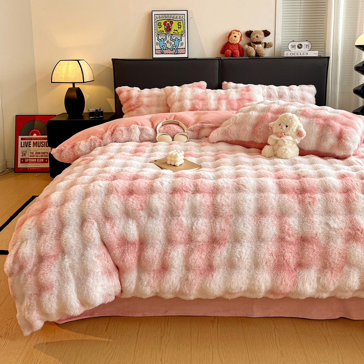 91家纺网 家纺一手货源 找家纺 凯洛奇 2025新款兔毛绒四件套牛奶绒四件套大泡泡兔毛四件套 迷雾幻境-粉