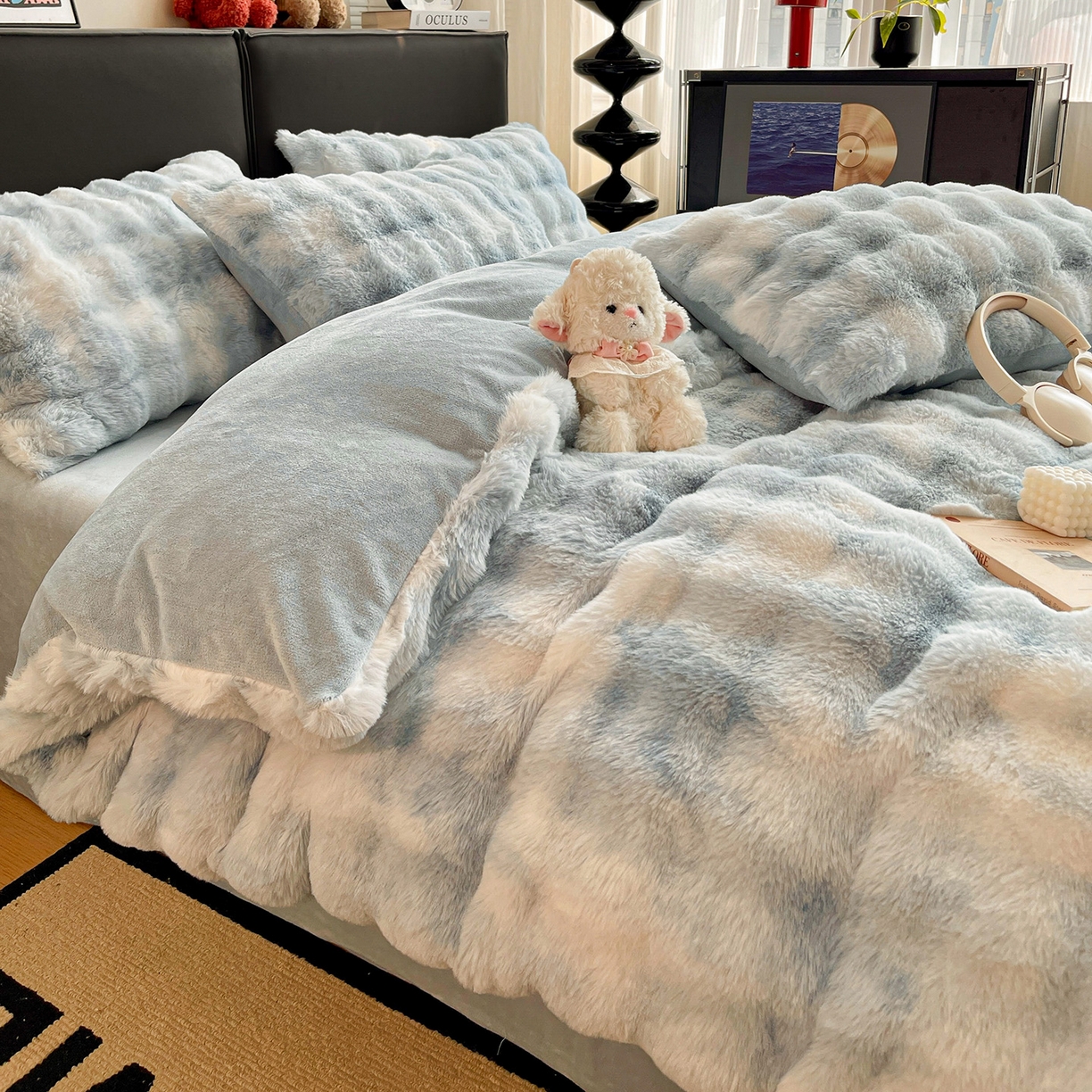 91家纺网 家纺一手货源 找家纺 凯洛奇 2025新款兔毛绒四件套牛奶绒四件套大泡泡兔毛四件套 迷雾幻境-蓝