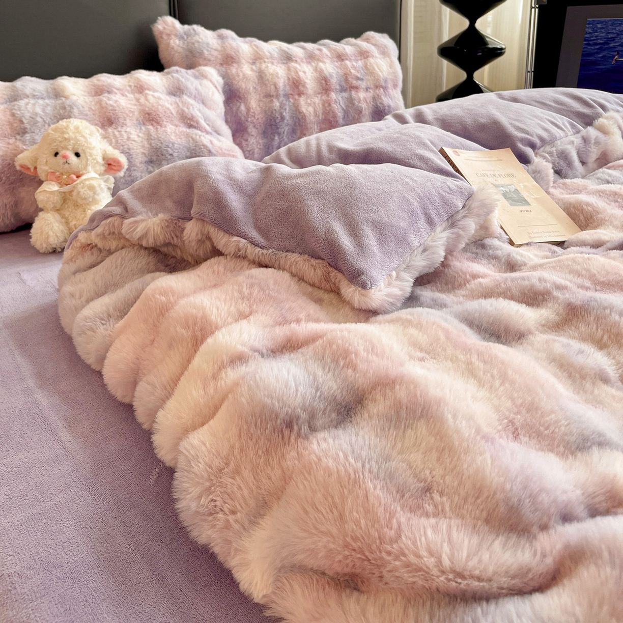 91家纺网 家纺一手货源 找家纺 凯洛奇 2025新款兔毛绒四件套牛奶绒四件套大泡泡兔毛四件套 迷雾幻境-紫