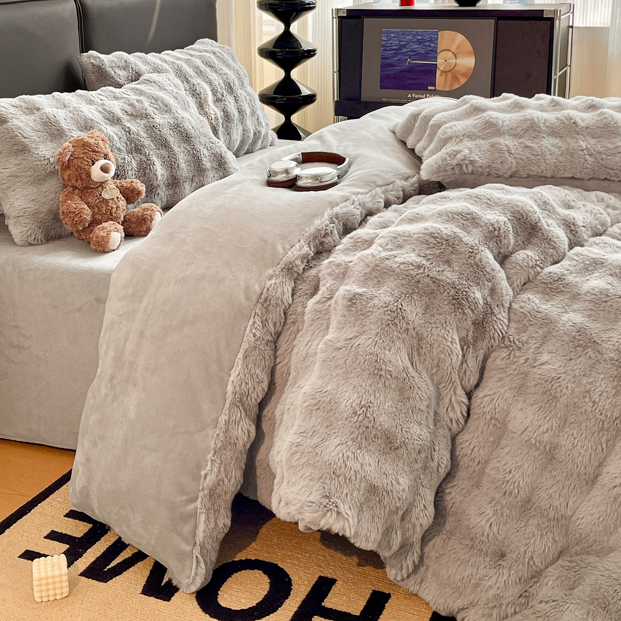 91家纺网 家纺一手货源 找家纺 凯洛奇 2025新款兔毛绒四件套牛奶绒四件套大泡泡兔毛四件套 月光灰