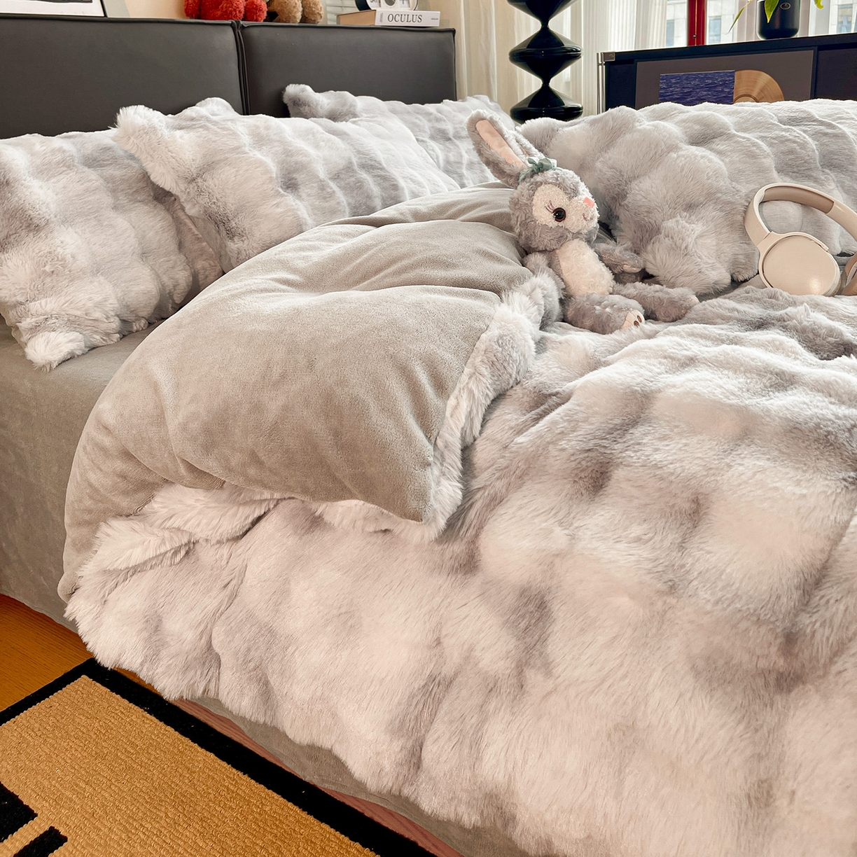 91家纺网 家纺一手货源 找家纺 凯洛奇 2025新款兔毛绒四件套牛奶绒四件套大泡泡兔毛四件套 迷雾幻境-灰