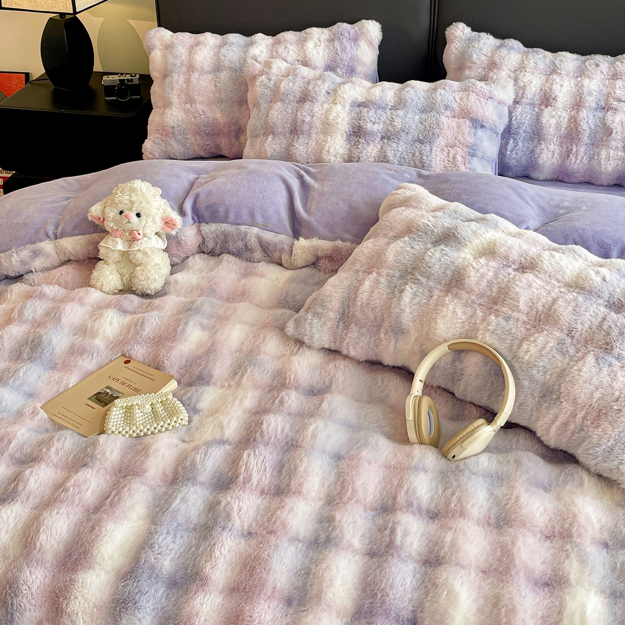 91家纺网 家纺一手货源 找家纺 凯洛奇 2025新款兔毛绒四件套牛奶绒四件套大泡泡兔毛四件套 迷雾幻境-紫