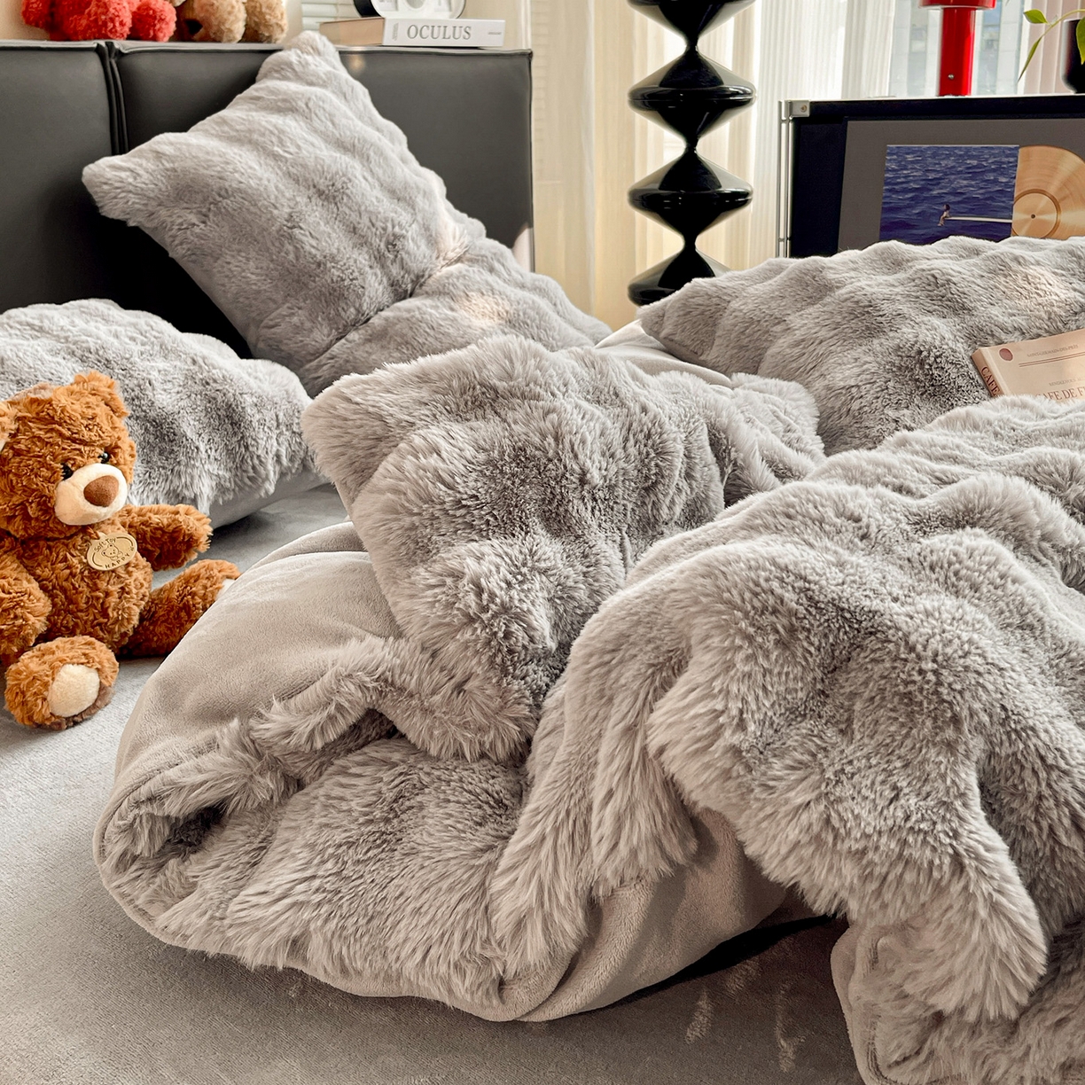 91家纺网 家纺一手货源 找家纺 凯洛奇 2025新款兔毛绒四件套牛奶绒四件套大泡泡兔毛四件套 月光灰