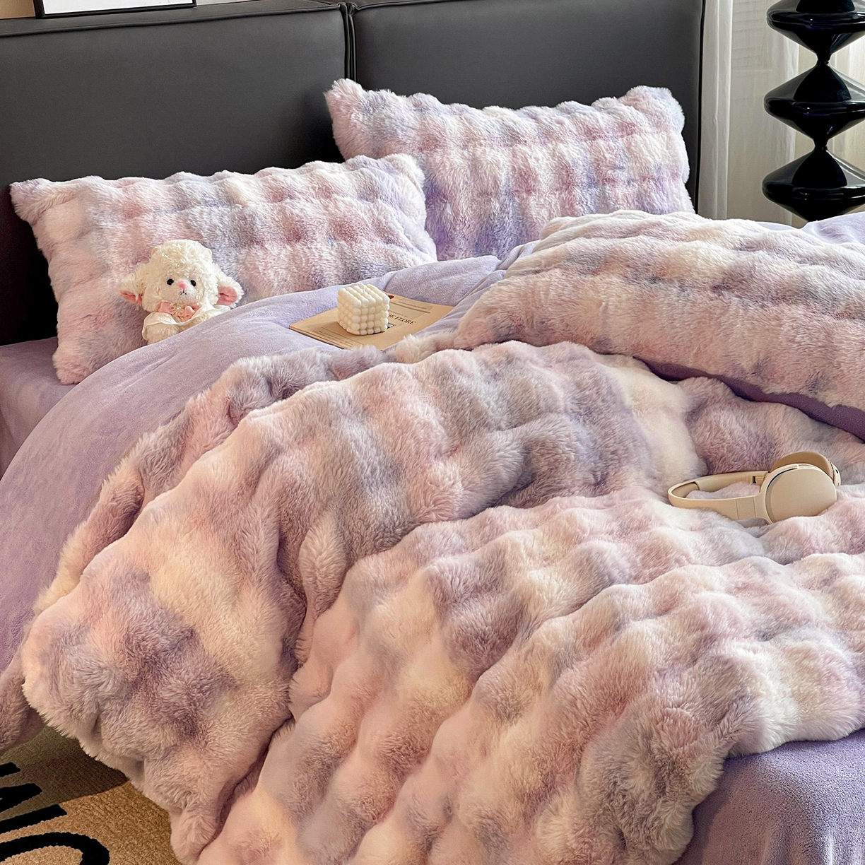 91家纺网 家纺一手货源 找家纺 凯洛奇 2025新款兔毛绒四件套牛奶绒四件套大泡泡兔毛四件套 迷雾幻境-紫