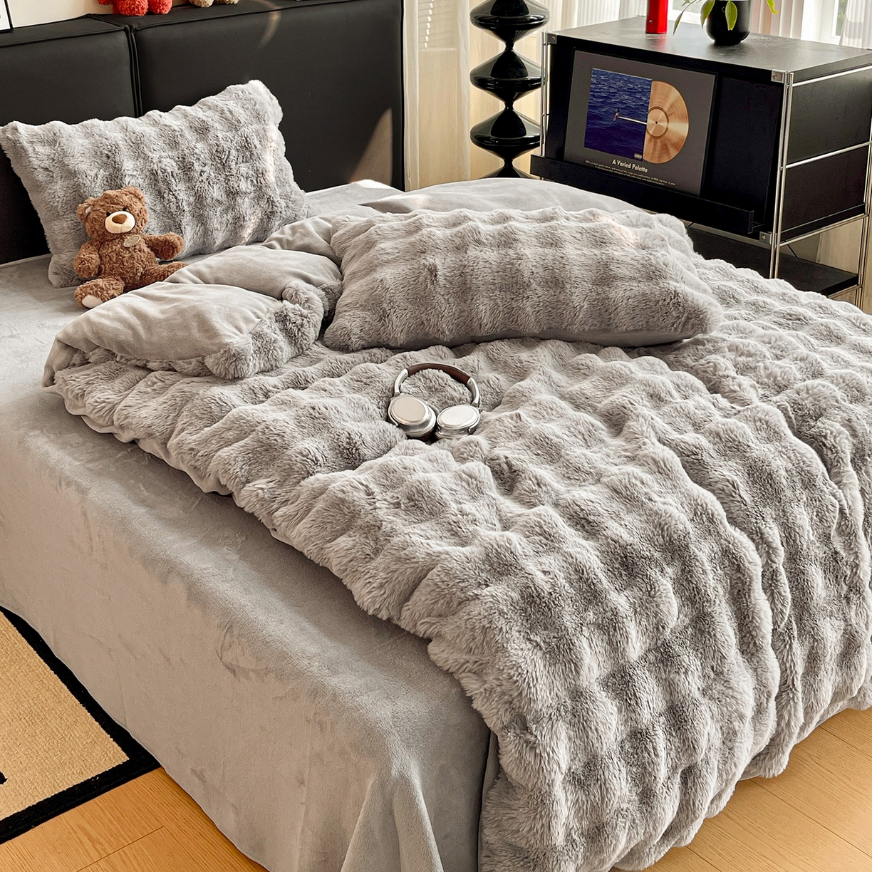 91家纺网 家纺一手货源 找家纺 凯洛奇 2025新款兔毛绒四件套牛奶绒四件套大泡泡兔毛四件套 月光灰