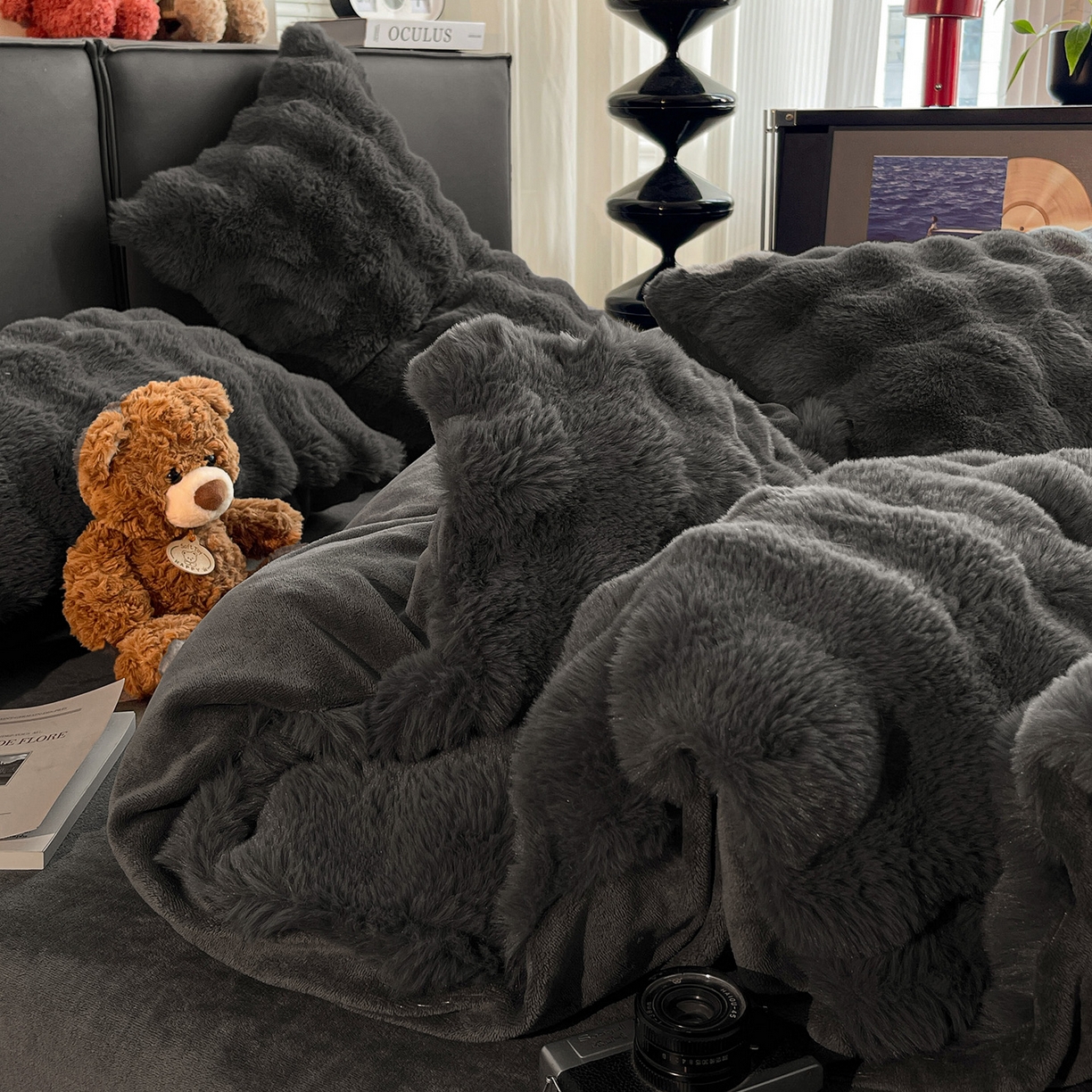 91家纺网 家纺一手货源 找家纺 凯洛奇 2025新款兔毛绒四件套牛奶绒四件套大泡泡兔毛四件套 暗夜灰