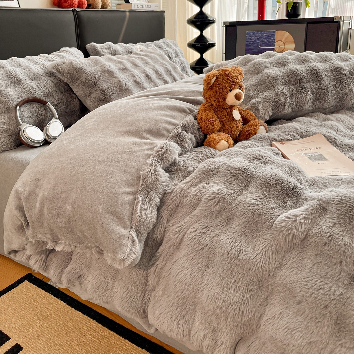 91家纺网 家纺一手货源 找家纺 凯洛奇 2025新款兔毛绒四件套牛奶绒四件套大泡泡兔毛四件套 月光灰