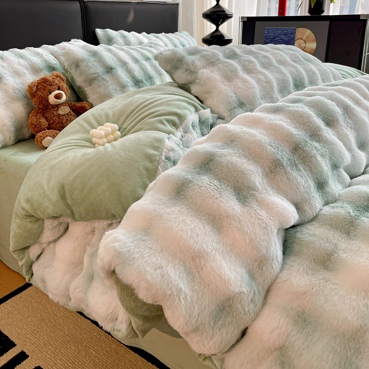 91家纺网 家纺一手货源 找家纺 凯洛奇 2025新款兔毛绒四件套牛奶绒四件套大泡泡兔毛四件套 迷雾幻境-绿