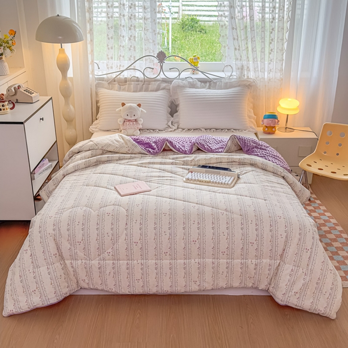 91家纺网 家纺一手货源 找家纺 青螺家纺 2025新款高密全棉嵌绳宝宝绒春秋豆豆被 支持定制花色和冬被 有量来门市优惠 花季时光