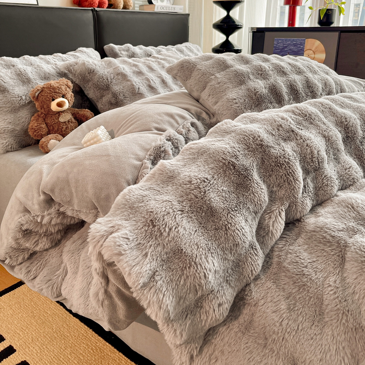 91家纺网 家纺一手货源 找家纺 凯洛奇 2025新款兔毛绒四件套牛奶绒四件套大泡泡兔毛四件套 月光灰