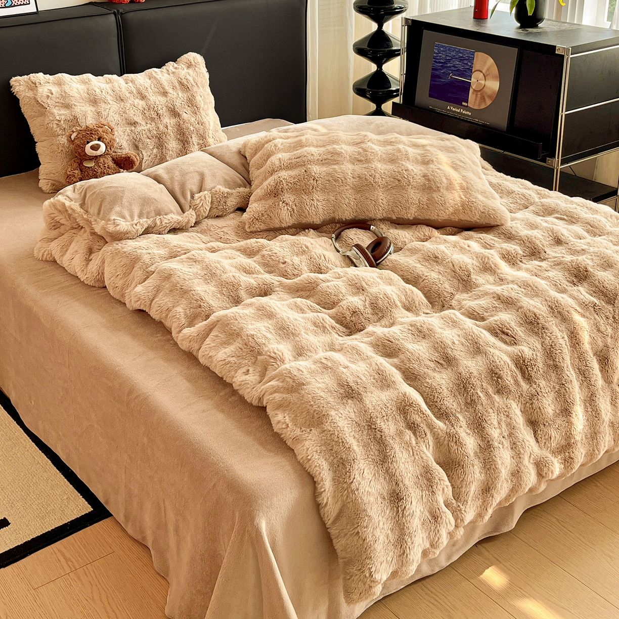 91家纺网 家纺一手货源 找家纺 凯洛奇 2025新款兔毛绒四件套牛奶绒四件套大泡泡兔毛四件套 浅卡其