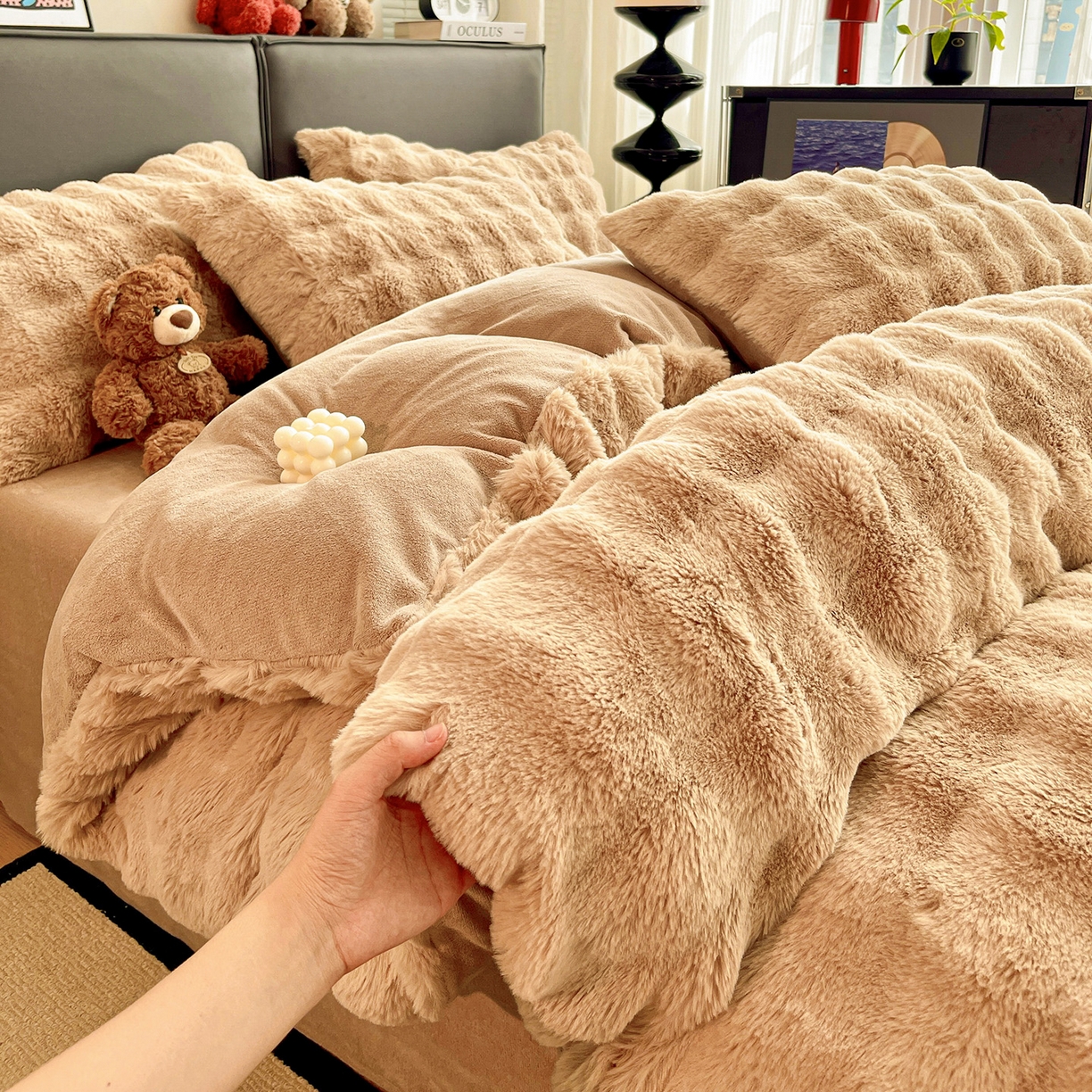 91家纺网 家纺一手货源 找家纺 凯洛奇 2025新款兔毛绒四件套牛奶绒四件套大泡泡兔毛四件套 浅卡其