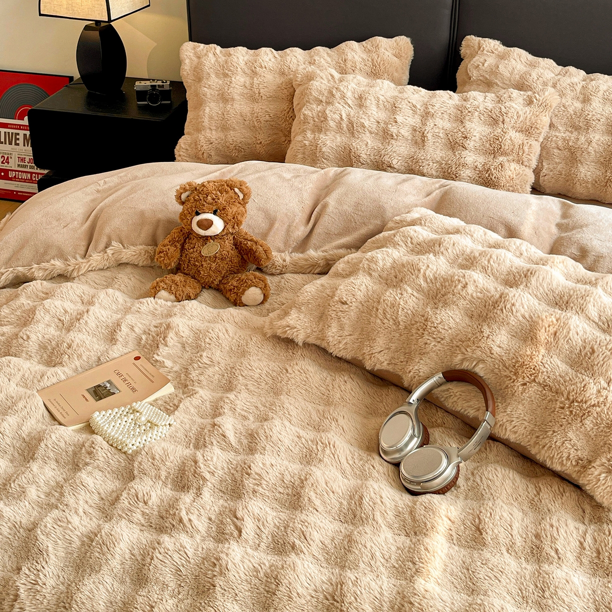 91家纺网 家纺一手货源 找家纺 凯洛奇 2025新款兔毛绒四件套牛奶绒四件套大泡泡兔毛四件套 浅卡其