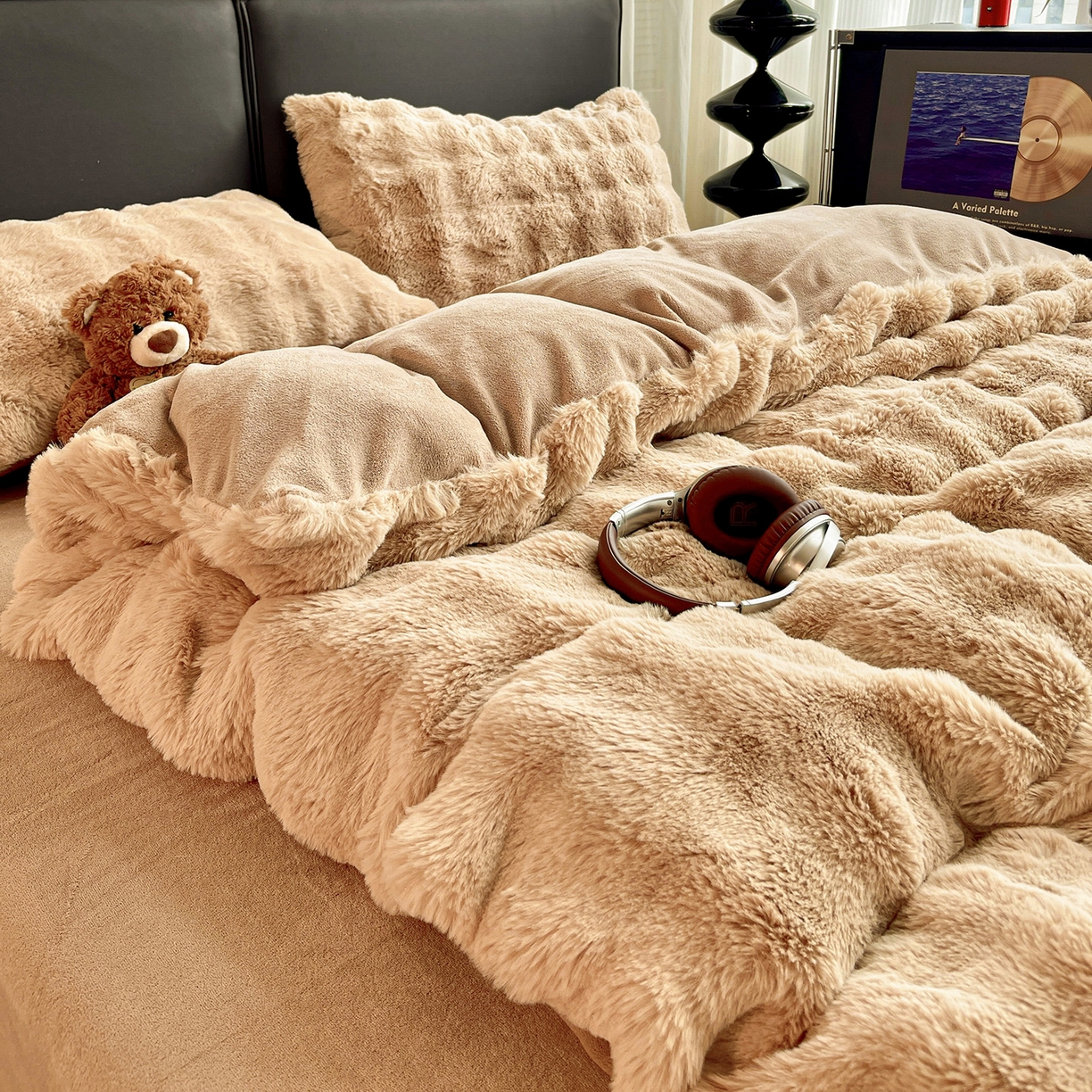 91家纺网 家纺一手货源 找家纺 凯洛奇 2025新款兔毛绒四件套牛奶绒四件套大泡泡兔毛四件套 浅卡其