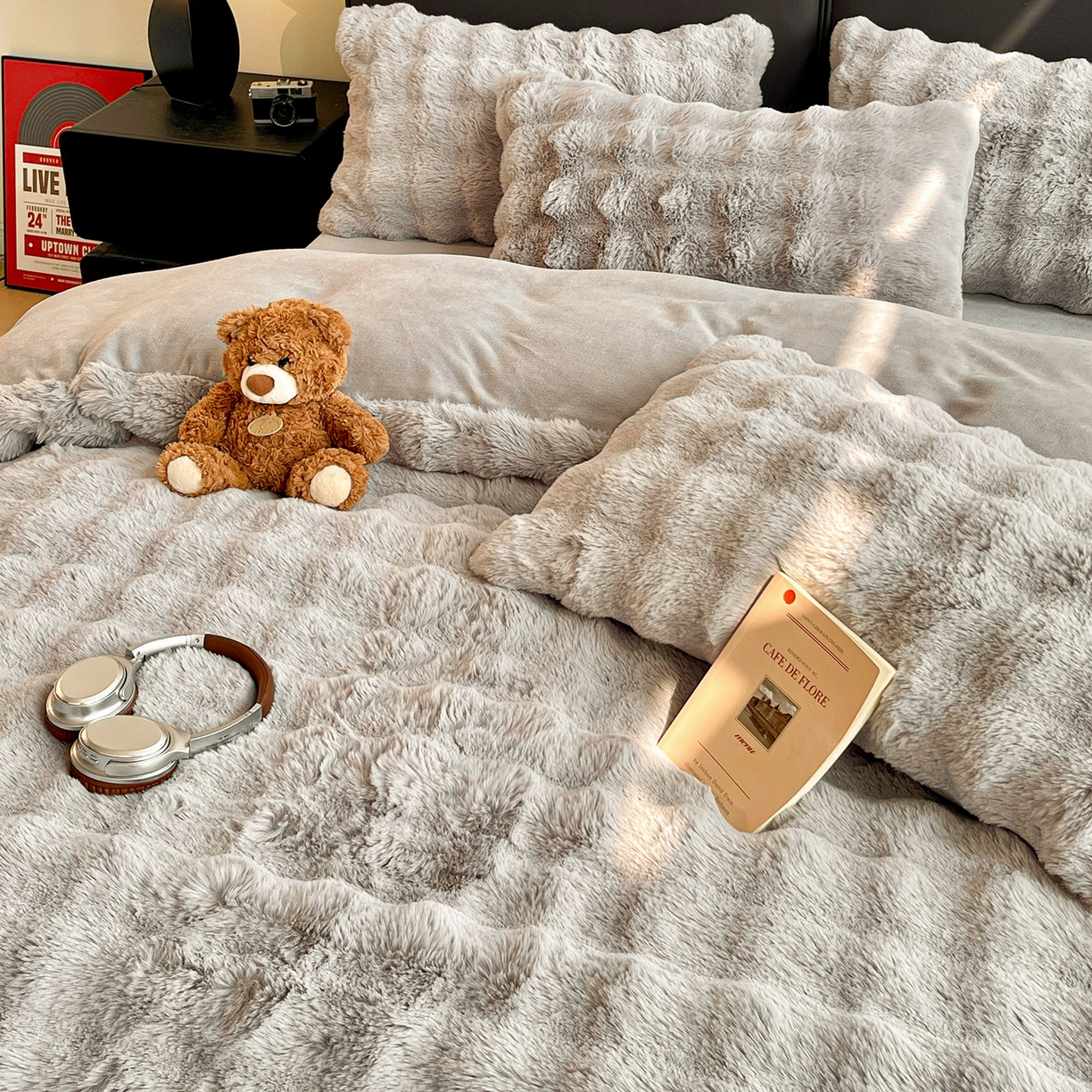 91家纺网 家纺一手货源 找家纺 凯洛奇 2025新款兔毛绒四件套牛奶绒四件套大泡泡兔毛四件套 月光灰