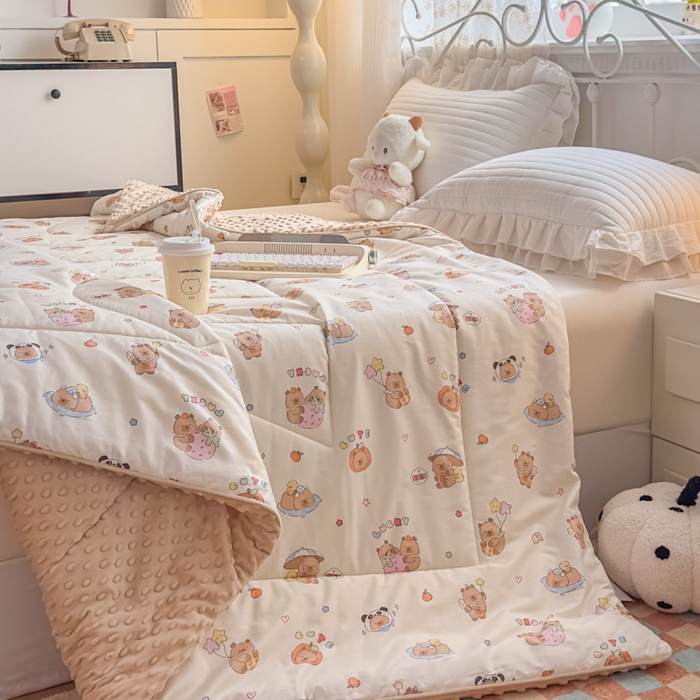 91家纺网 家纺一手货源 找家纺 青螺家纺 2025新款高密全棉嵌绳宝宝绒春秋豆豆被 支持定制花色和冬被 有量来门市优惠 卡皮熊猫