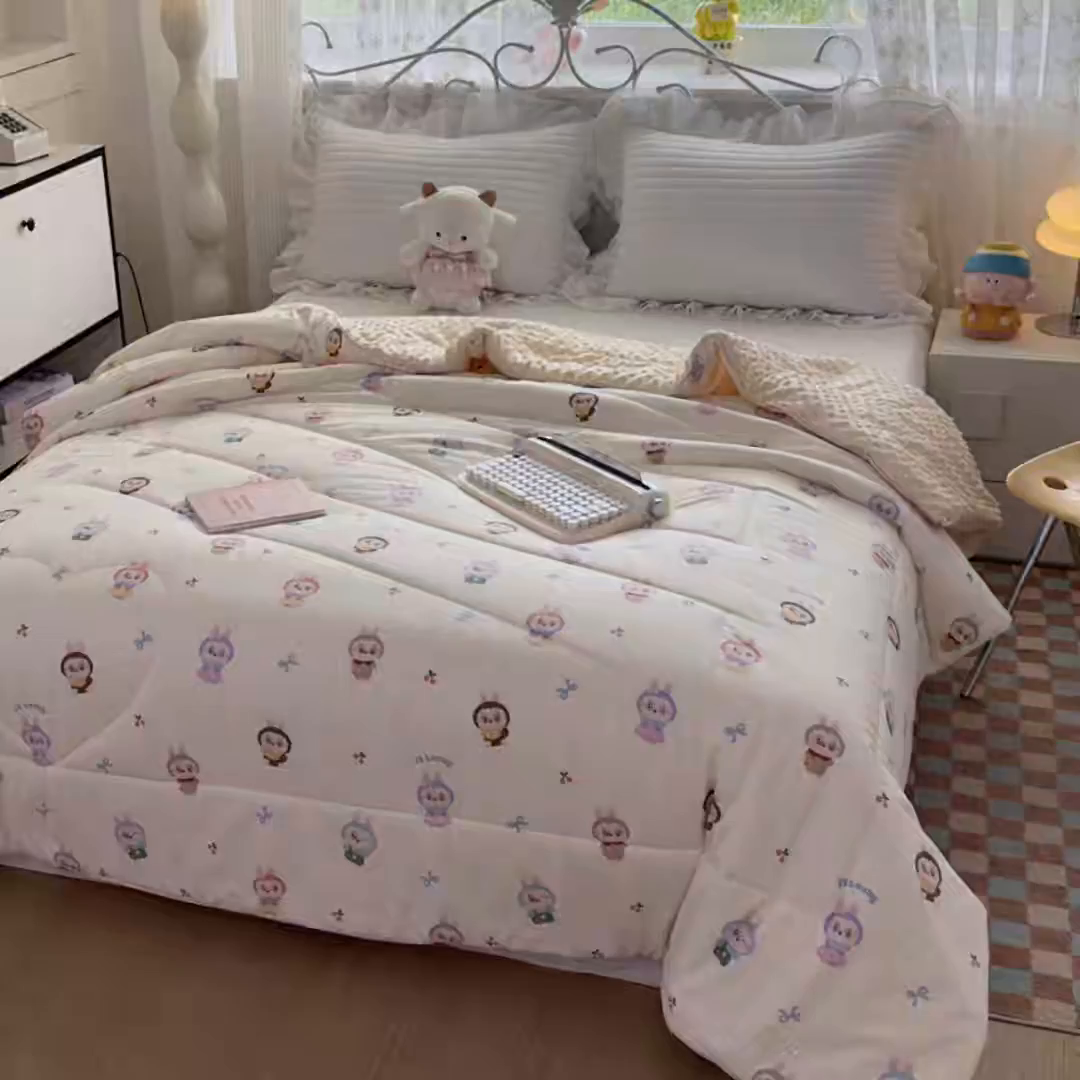 91家纺网 家纺一手货源 找家纺 青螺家纺 2025新款高密全棉嵌绳宝宝绒春秋豆豆被 支持定制花色和冬被 有量来门市优惠 可爱布布 米