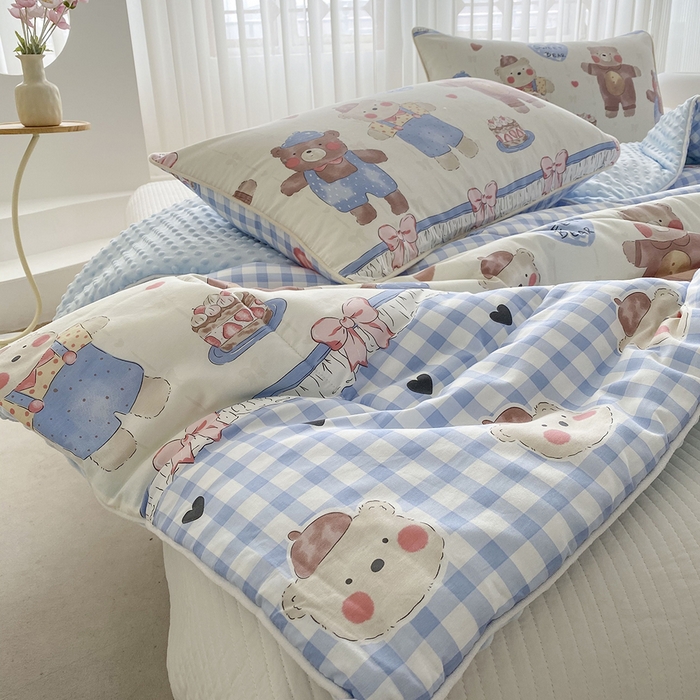 91家纺网 家纺一手货源 找家纺 青螺家纺 2025新款高密全棉嵌绳宝宝绒春秋豆豆被 支持定制花色和冬被 有量来门市优惠 洛丽塔 爱心熊熊