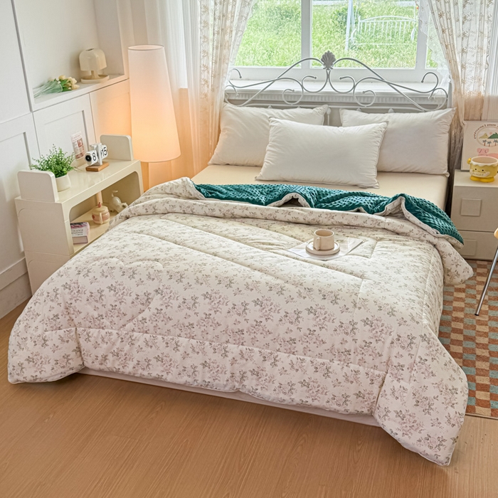 91家纺网 家纺一手货源 找家纺 青螺家纺 2025新款高密全棉嵌绳宝宝绒春秋豆豆被 支持定制花色和冬被 有量来门市优惠 茉莉花开