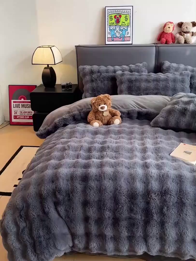 91家纺网 家纺一手货源 找家纺 凯洛奇 2025新款兔毛绒四件套牛奶绒四件套大泡泡兔毛四件套 暗夜灰
