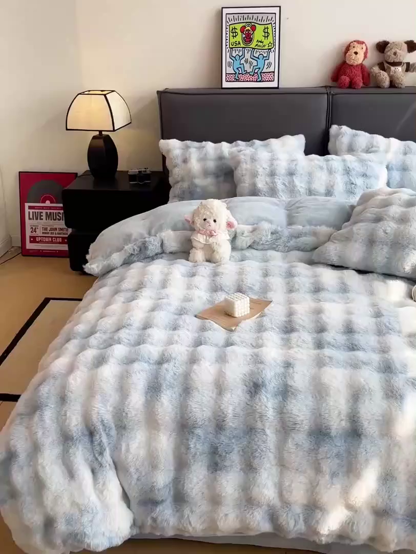 91家纺网 家纺一手货源 找家纺 凯洛奇 2025新款兔毛绒四件套牛奶绒四件套大泡泡兔毛四件套 迷雾幻境-蓝