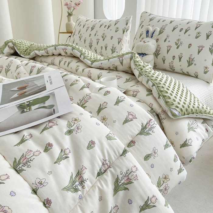 91家纺网 家纺一手货源 找家纺 青螺家纺 2025新款高密全棉嵌绳宝宝绒春秋豆豆被 支持定制花色和冬被 有量来门市优惠 郁金香