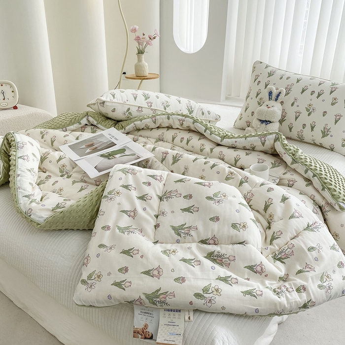 91家纺网 家纺一手货源 找家纺 青螺家纺 2025新款高密全棉嵌绳宝宝绒春秋豆豆被 支持定制花色和冬被 有量来门市优惠 郁金香