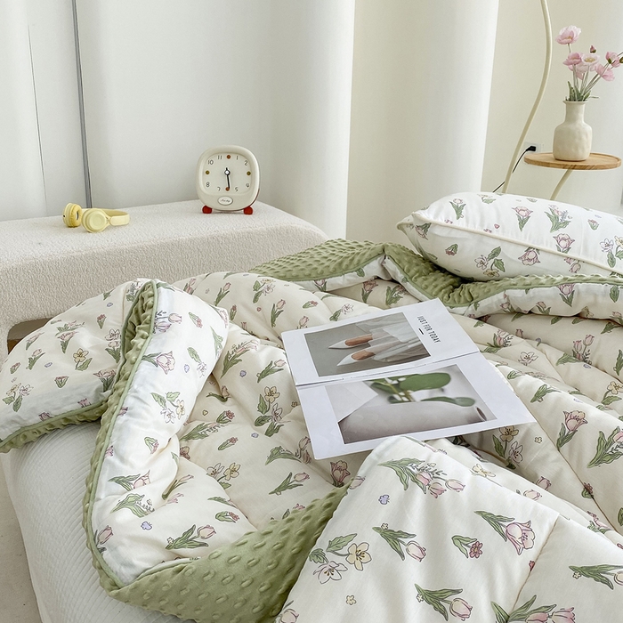 91家纺网 家纺一手货源 找家纺 青螺家纺 2025新款高密全棉嵌绳宝宝绒春秋豆豆被 支持定制花色和冬被 有量来门市优惠 郁金香