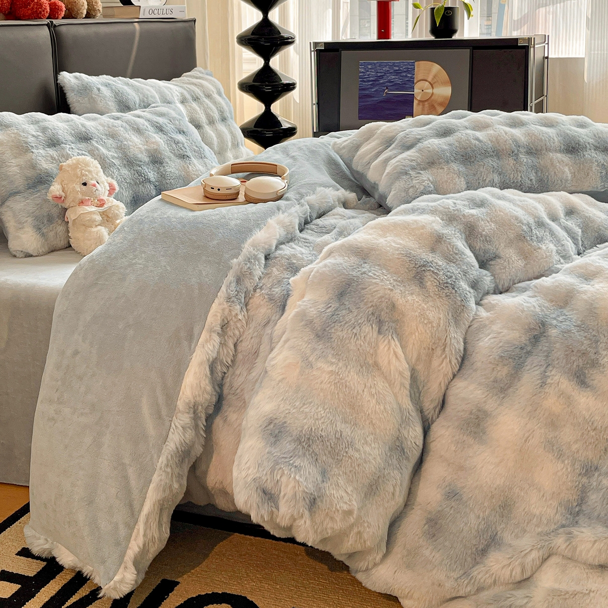 91家纺网 家纺一手货源 找家纺 凯洛奇 2025新款兔毛绒四件套牛奶绒四件套大泡泡兔毛四件套 迷雾幻境-蓝