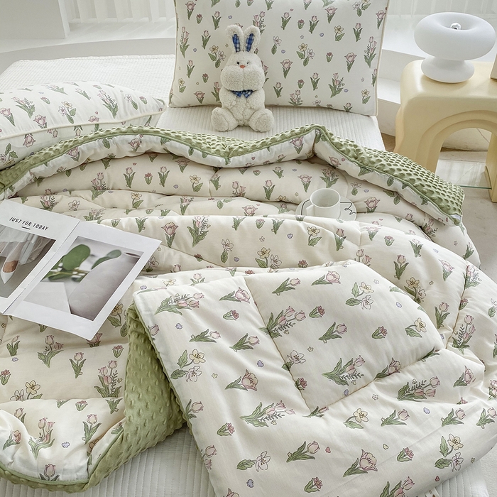 91家纺网 家纺一手货源 找家纺 青螺家纺 2025新款高密全棉嵌绳宝宝绒春秋豆豆被 支持定制花色和冬被 有量来门市优惠 郁金香