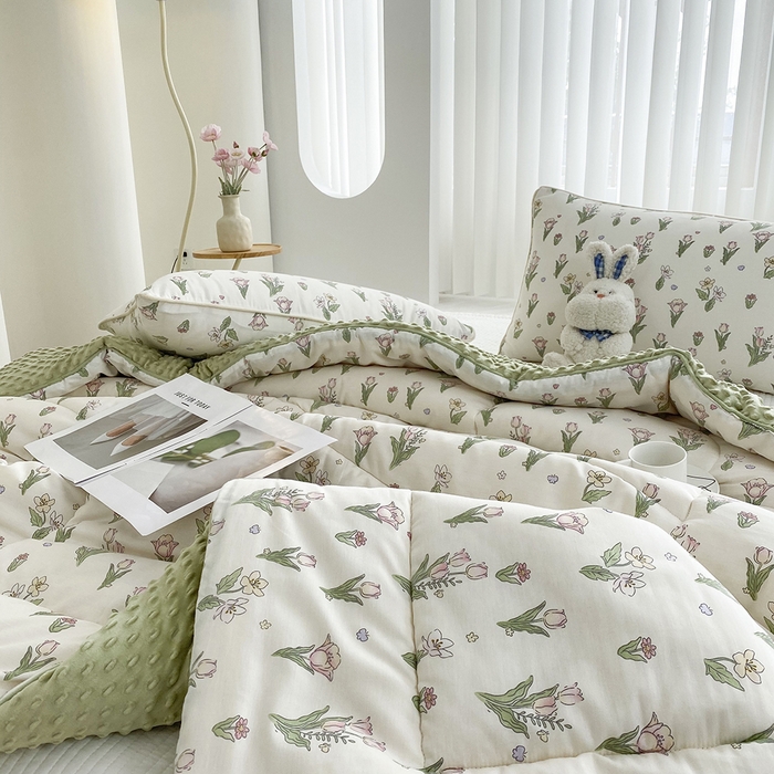 91家纺网 家纺一手货源 找家纺 青螺家纺 2025新款高密全棉嵌绳宝宝绒春秋豆豆被 支持定制花色和冬被 有量来门市优惠 郁金香