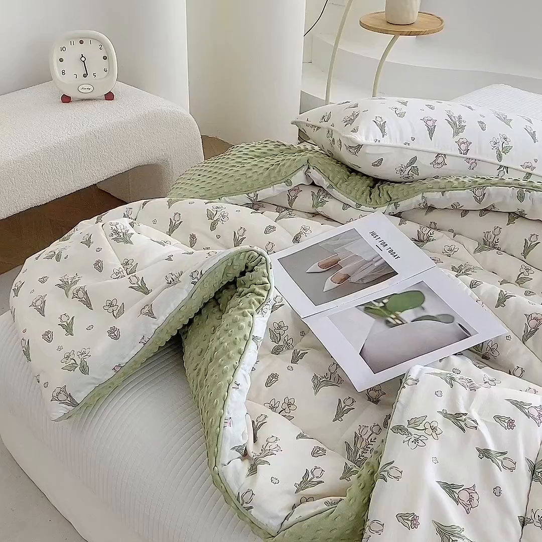 91家纺网 家纺一手货源 找家纺 青螺家纺 2025新款高密全棉嵌绳宝宝绒春秋豆豆被 支持定制花色和冬被 有量来门市优惠 郁金香