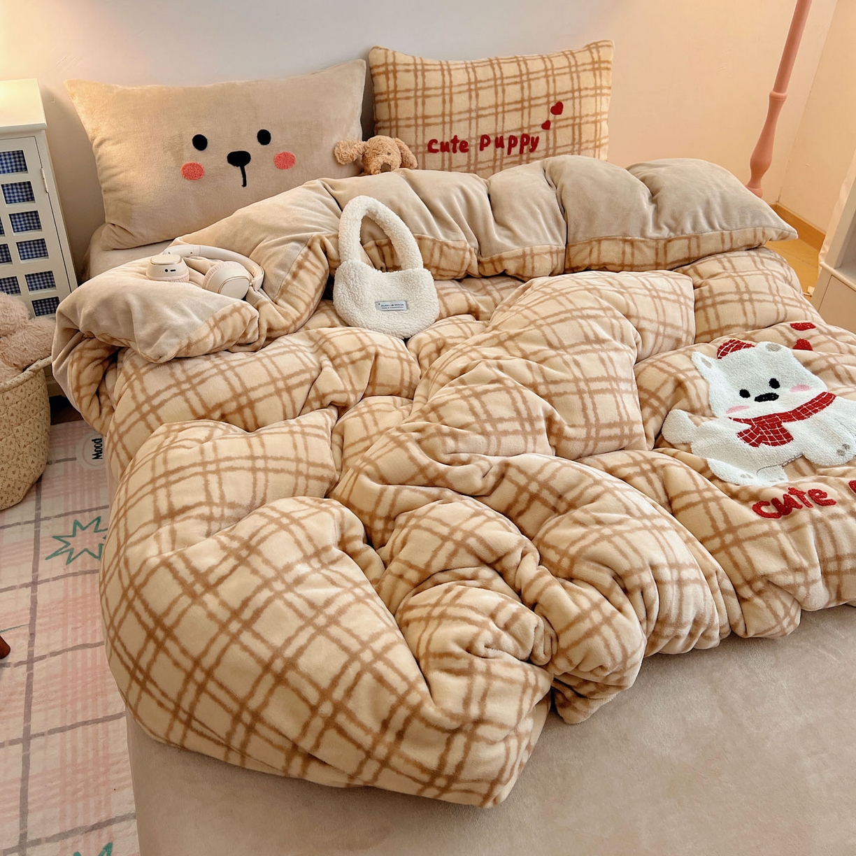 91家纺网 家纺一手货源 找家纺 （总）盼季家纺 2025新款卡通毛巾绣牛奶绒保暖四件套