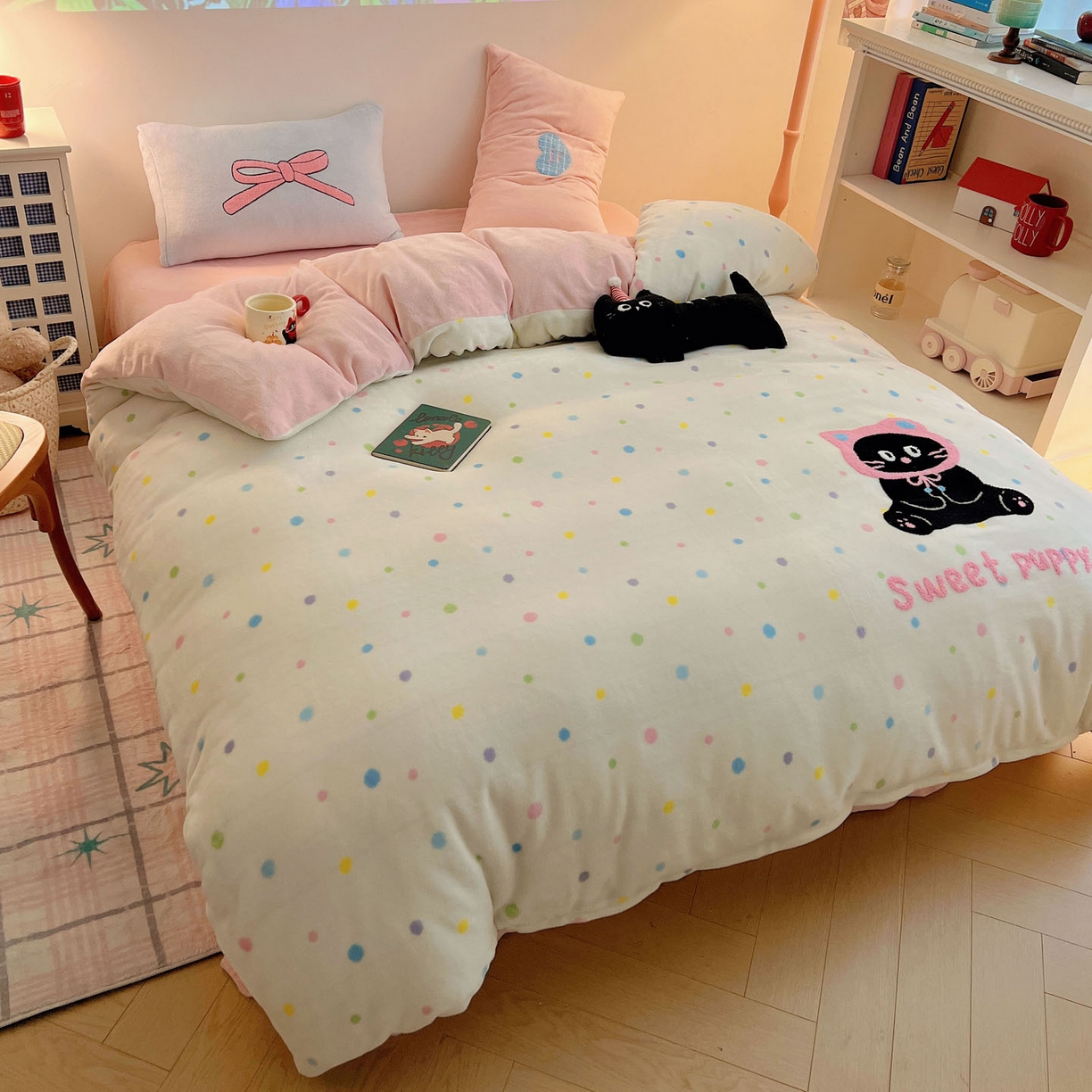 91家纺网 家纺一手货源 找家纺 盼季家纺 2025新款卡通毛巾绣牛奶绒保暖四件套 牛奶绒毛巾绣-彩虹点点瞄