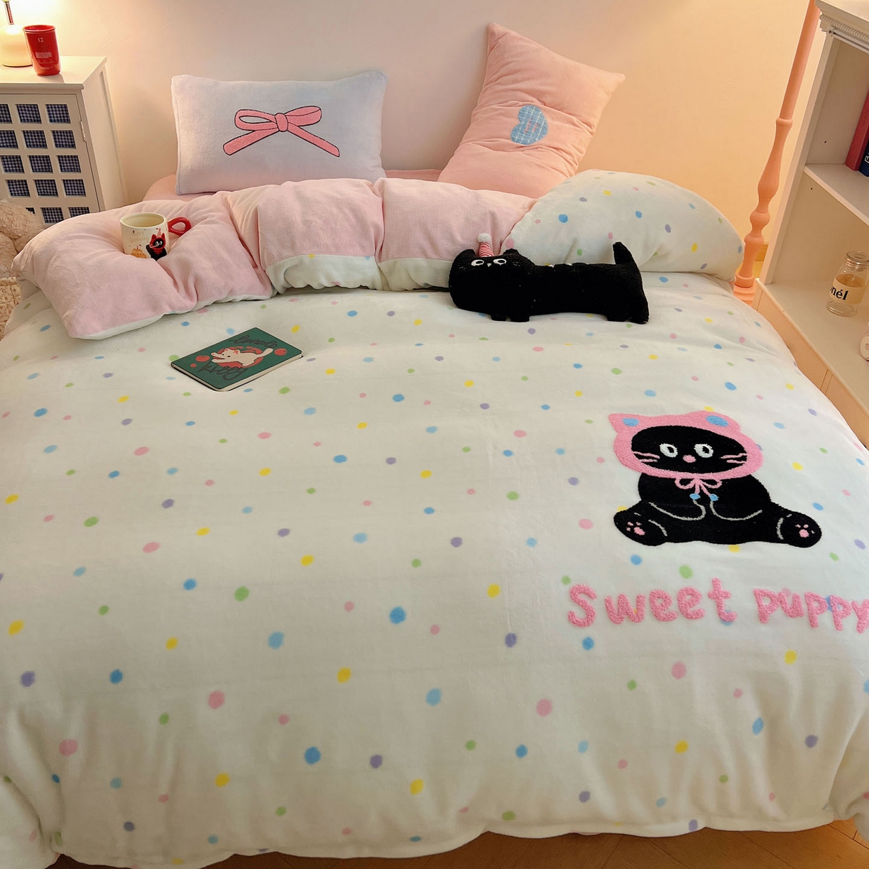 91家纺网 家纺一手货源 找家纺 盼季家纺 2025新款卡通毛巾绣牛奶绒保暖四件套 牛奶绒毛巾绣-彩虹点点瞄