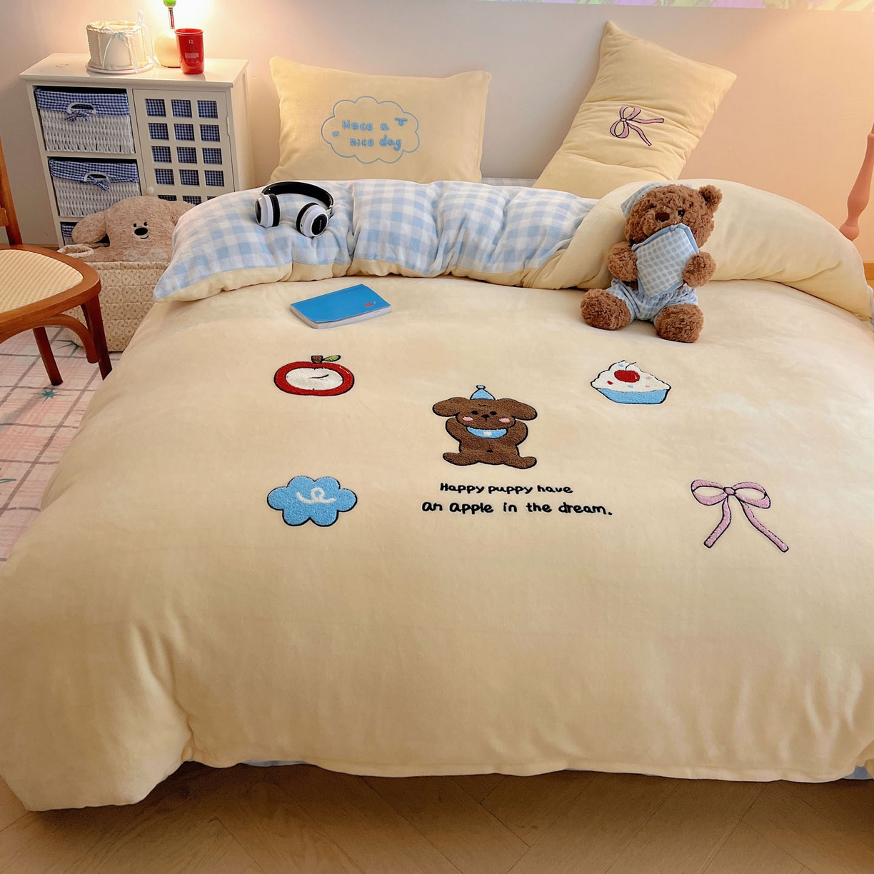 91家纺网 家纺一手货源 找家纺 盼季家纺 2025新款卡通毛巾绣牛奶绒保暖四件套 牛奶绒毛巾绣-蓝格猫咪酱