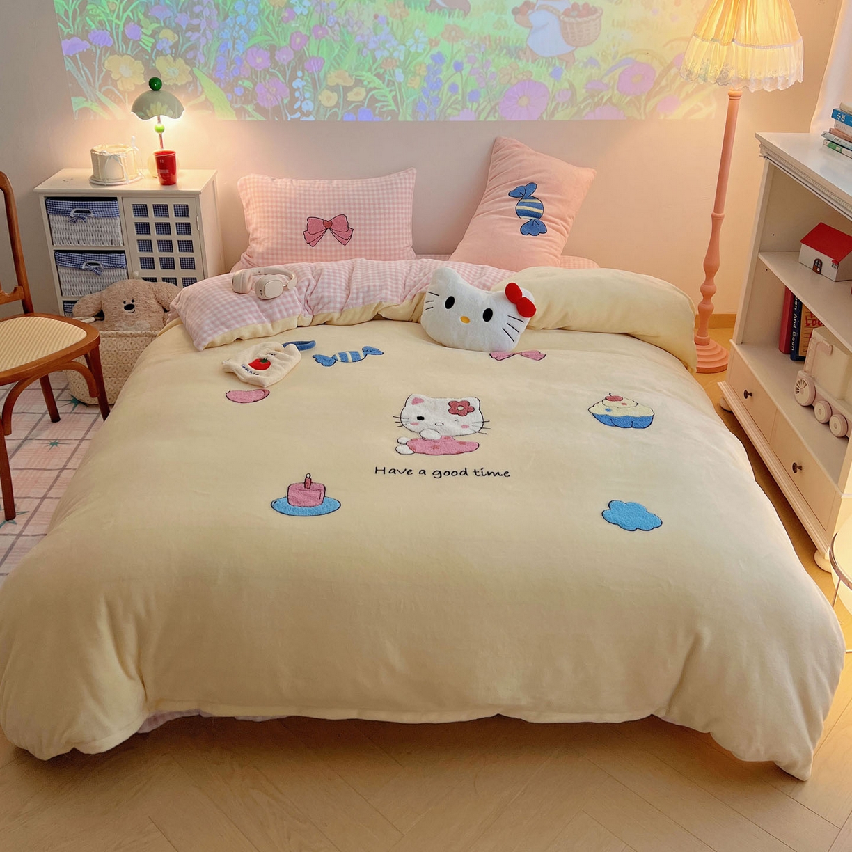 91家纺网 家纺一手货源 找家纺 盼季家纺 2025新款卡通毛巾绣牛奶绒保暖四件套 牛奶绒毛巾绣-喵喵蛋糕