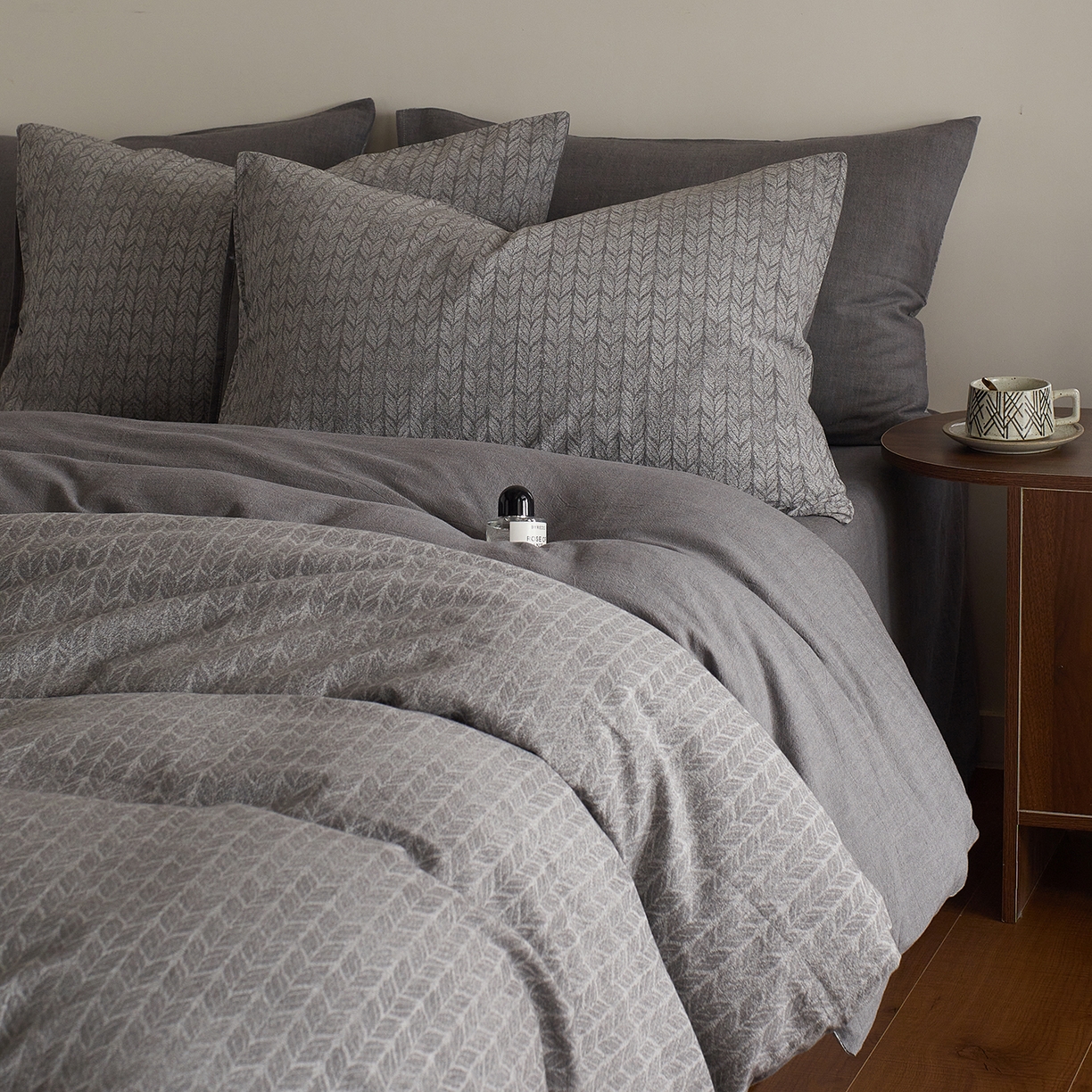 91家纺网 家纺一手货源 找家纺 XIWEN-希文家纺 2025新款秋冬60支全棉水洗色织大提花四件套 简森