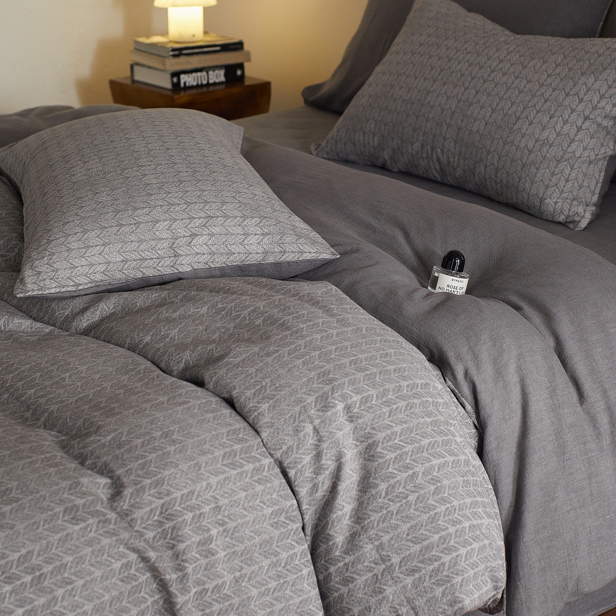 91家纺网 家纺一手货源 找家纺 XIWEN-希文家纺 2025新款秋冬60支全棉水洗色织大提花四件套 简森