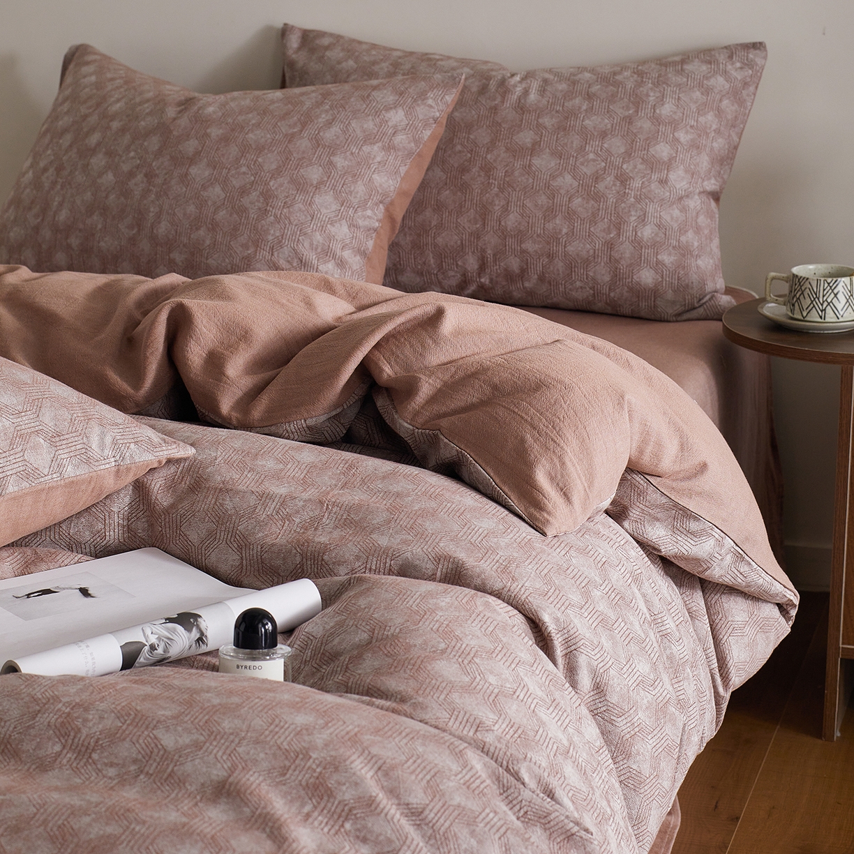 91家纺网 家纺一手货源 找家纺 XIWEN-希文家纺 2025新款秋冬60支全棉水洗色织大提花四件套 摩格斯