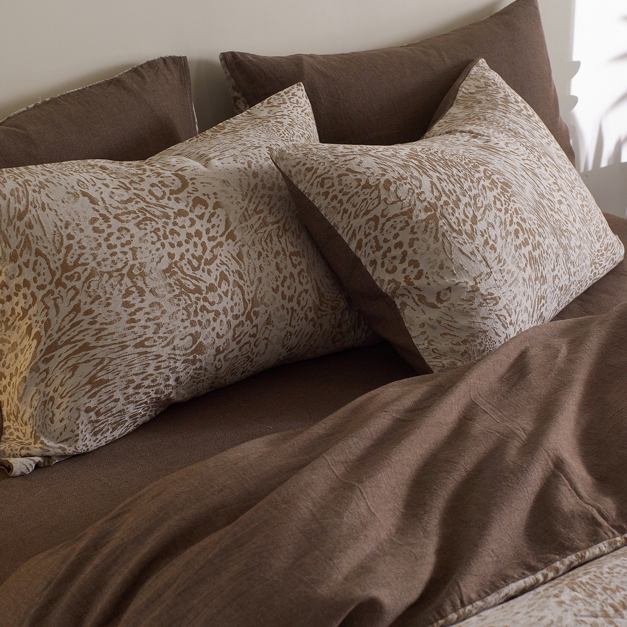 91家纺网 家纺一手货源 找家纺 XIWEN-希文家纺 2025新款秋冬60支全棉水洗色织大提花四件套 狂想曲