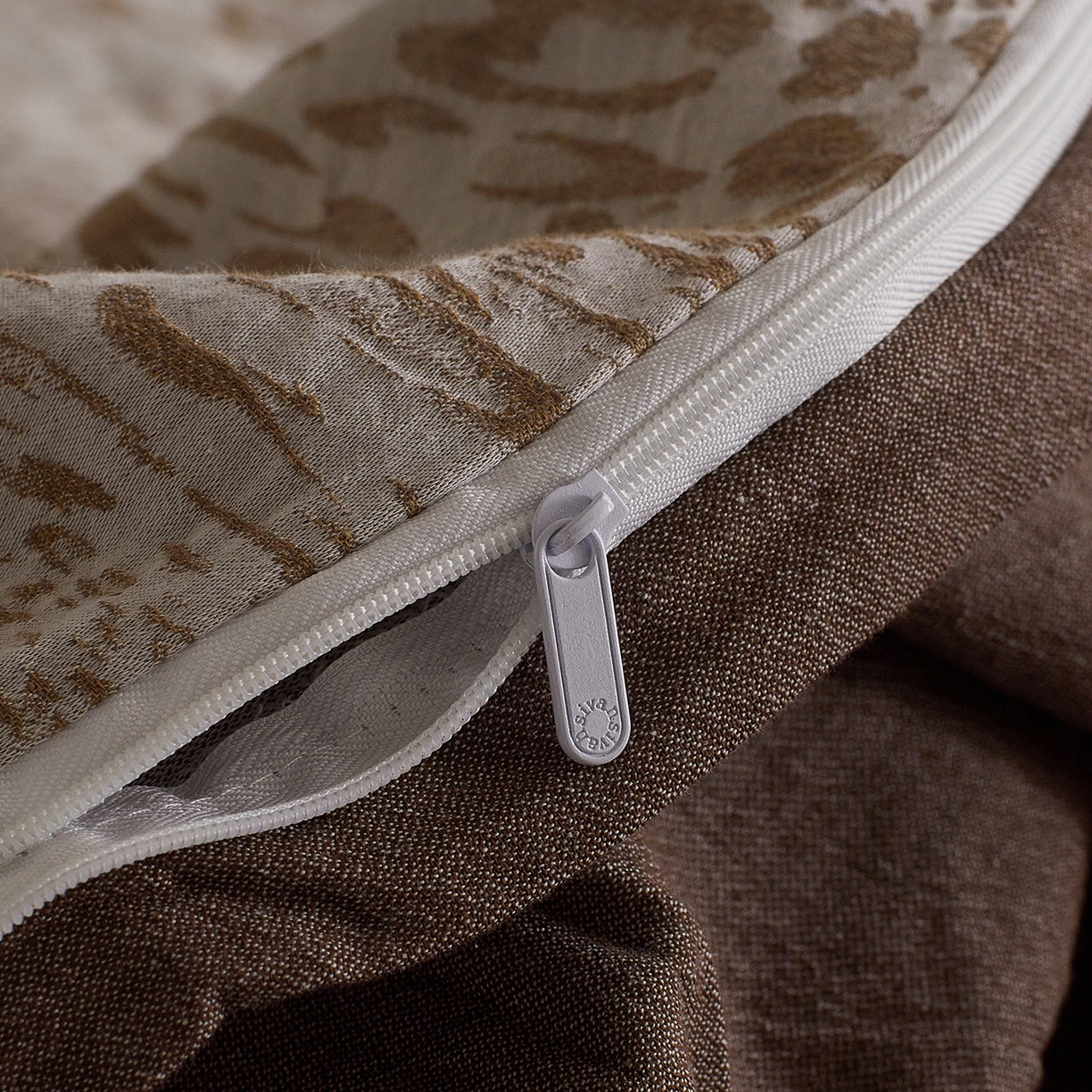 91家纺网 家纺一手货源 找家纺 XIWEN-希文家纺 2025新款秋冬60支全棉水洗色织大提花四件套 狂想曲